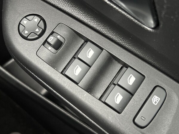 Used Vauxhall Corsa 2023 for sale - 76016395: Photo 19