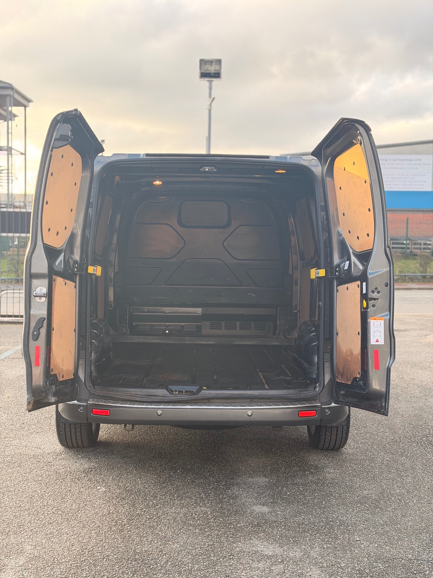 Used Ford Transit Custom 2015 for sale - 77449607: Photo 10