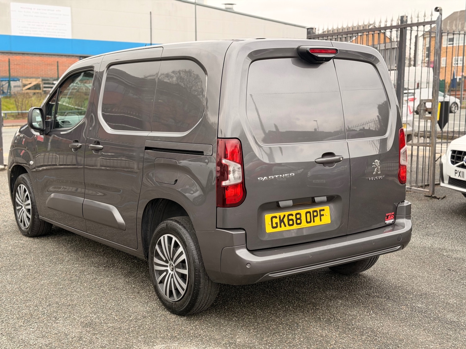 Used Peugeot Partner 2018 for sale - 77610461: Photo 3