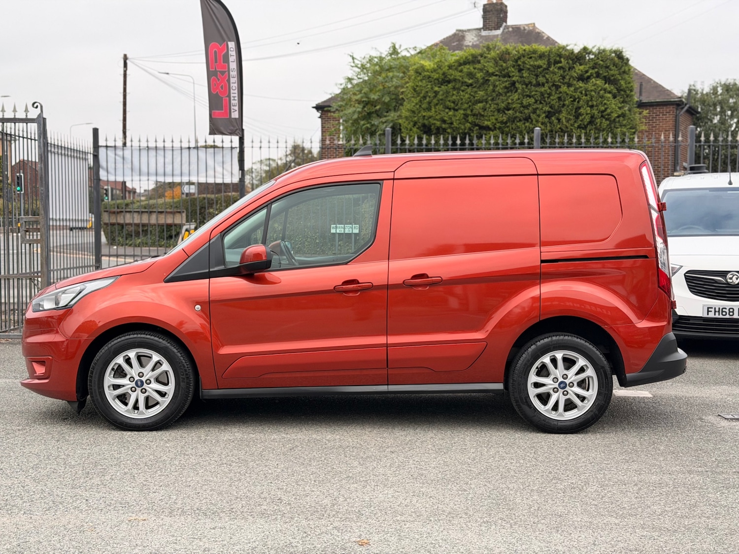 Used Ford Transit Connect 2021 for sale - 76281477: Photo 2