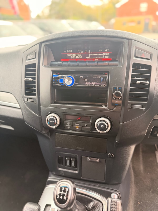 Used Mitsubishi Shogun 2012 for sale - 76314129: Photo 16