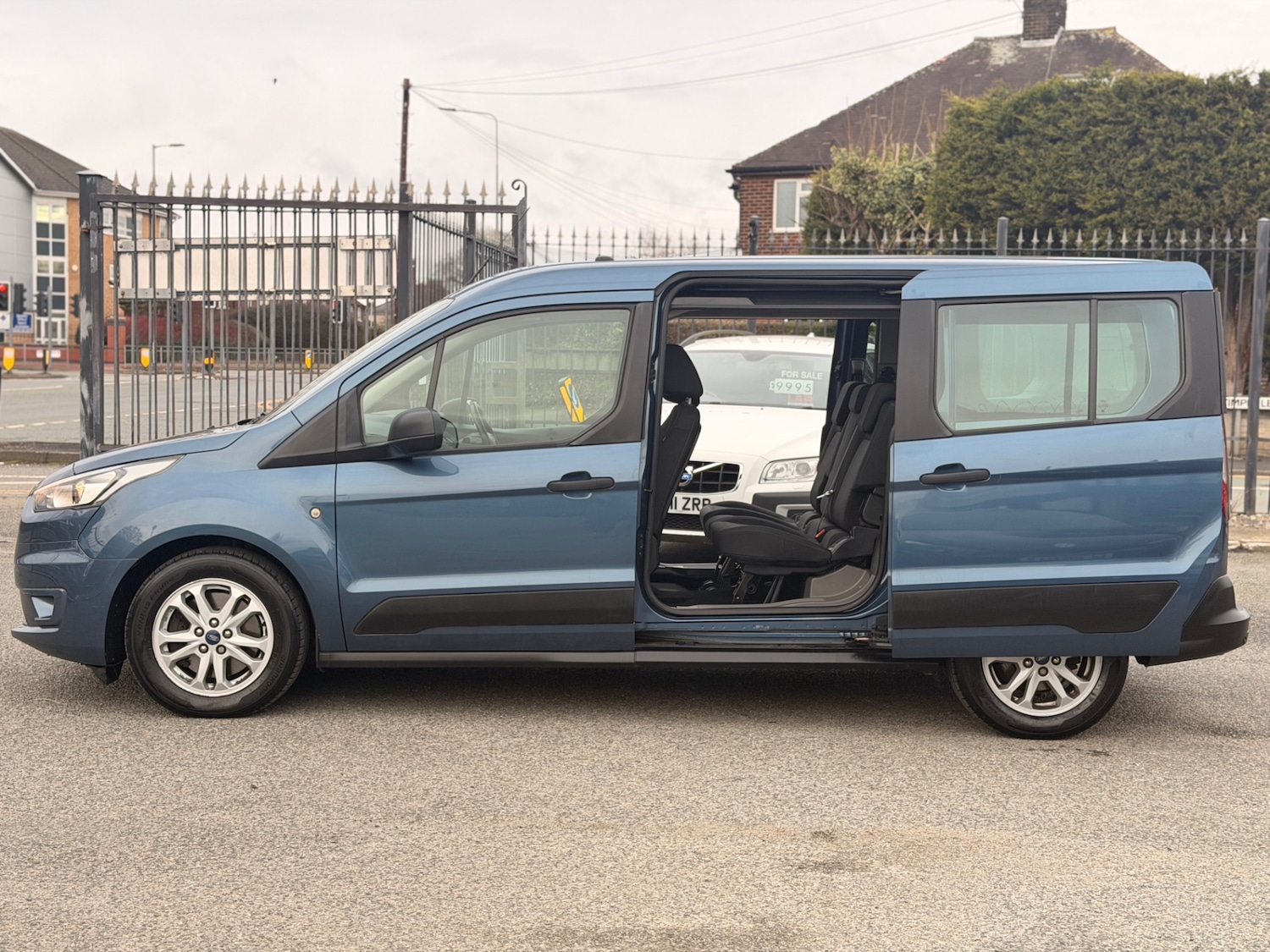 Used Ford Grand Tourneo Connect 2020 for sale - 77449897: Photo 9