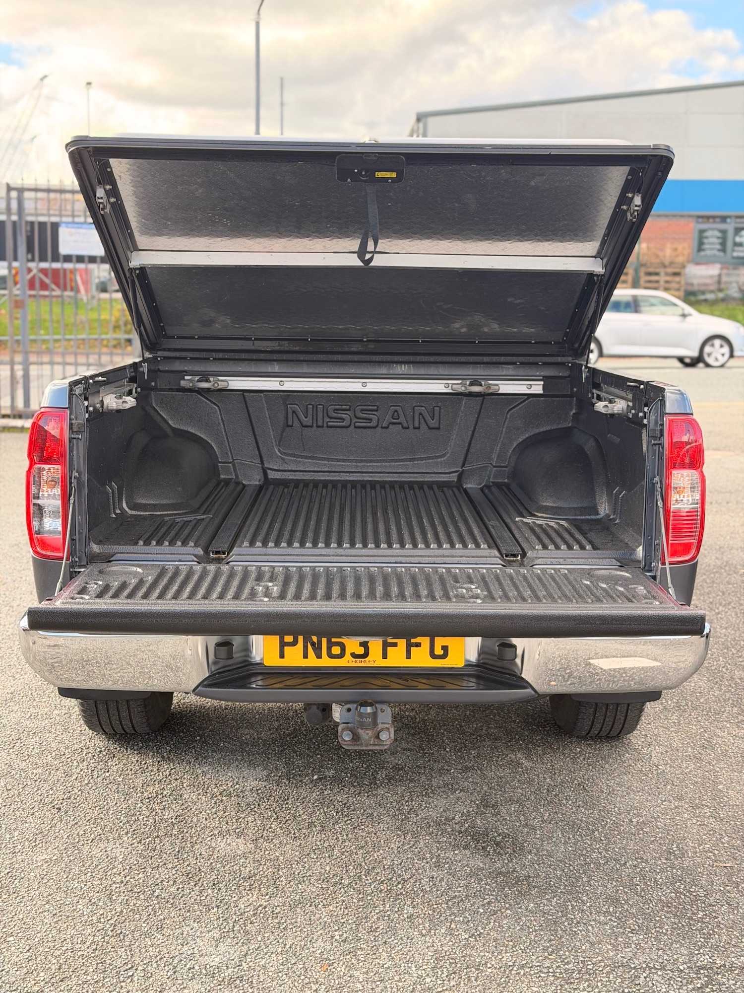 Used Nissan Navara 2013 for sale - 76347430: Photo 10