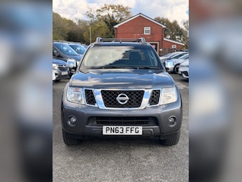 Used Nissan Navara 2013 for sale - 76347430: Photo