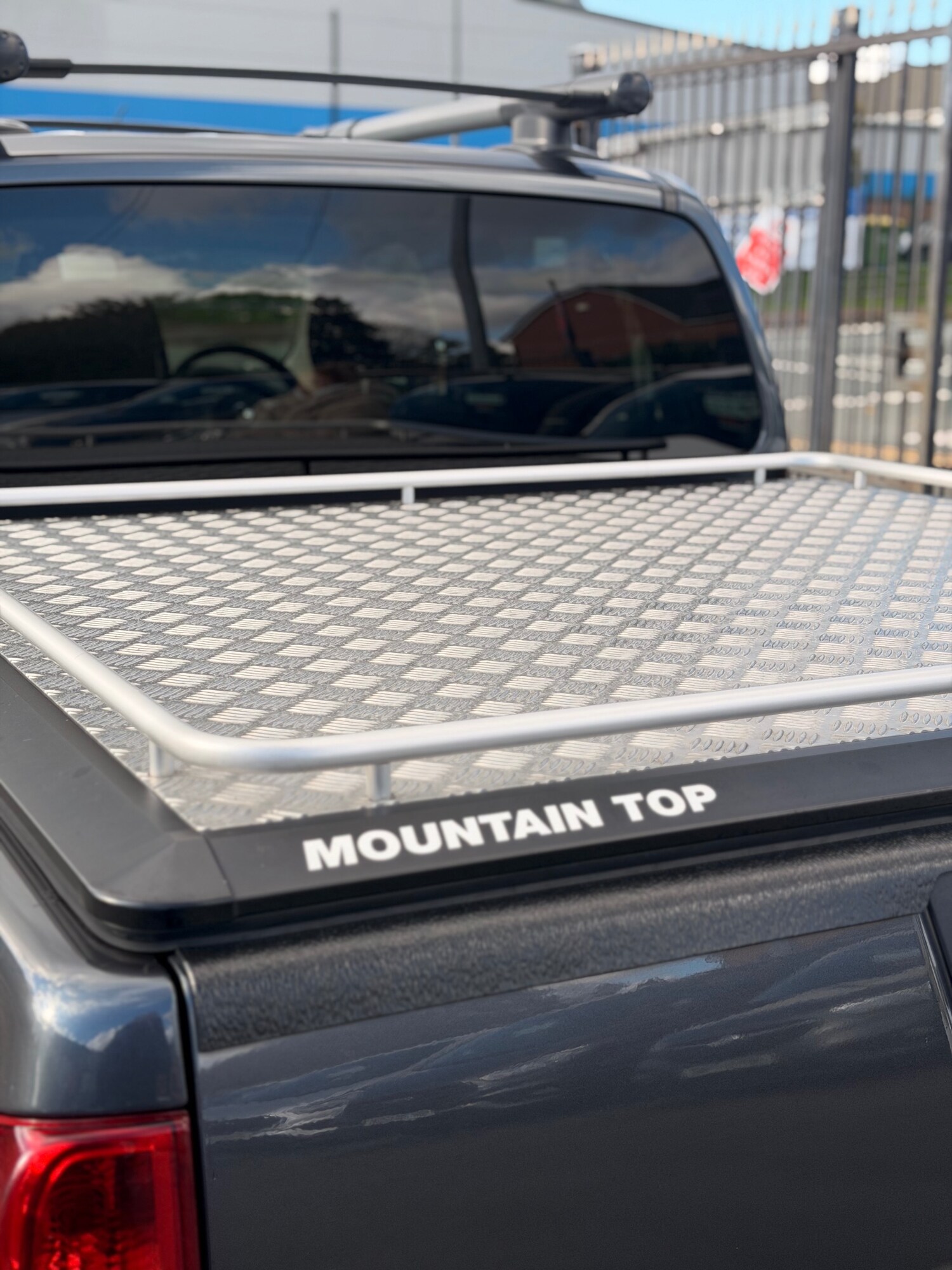 Used Nissan Navara 2013 for sale - 76347430: Photo 9