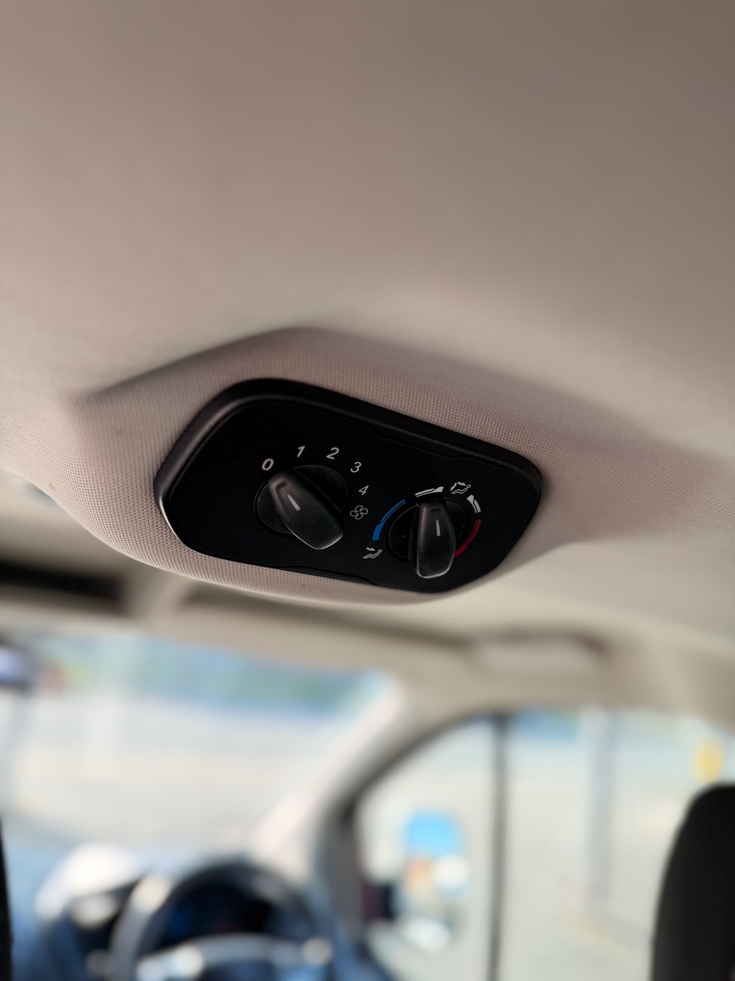 Used Ford Tourneo Custom 2015 for sale - 78183498: Photo 19