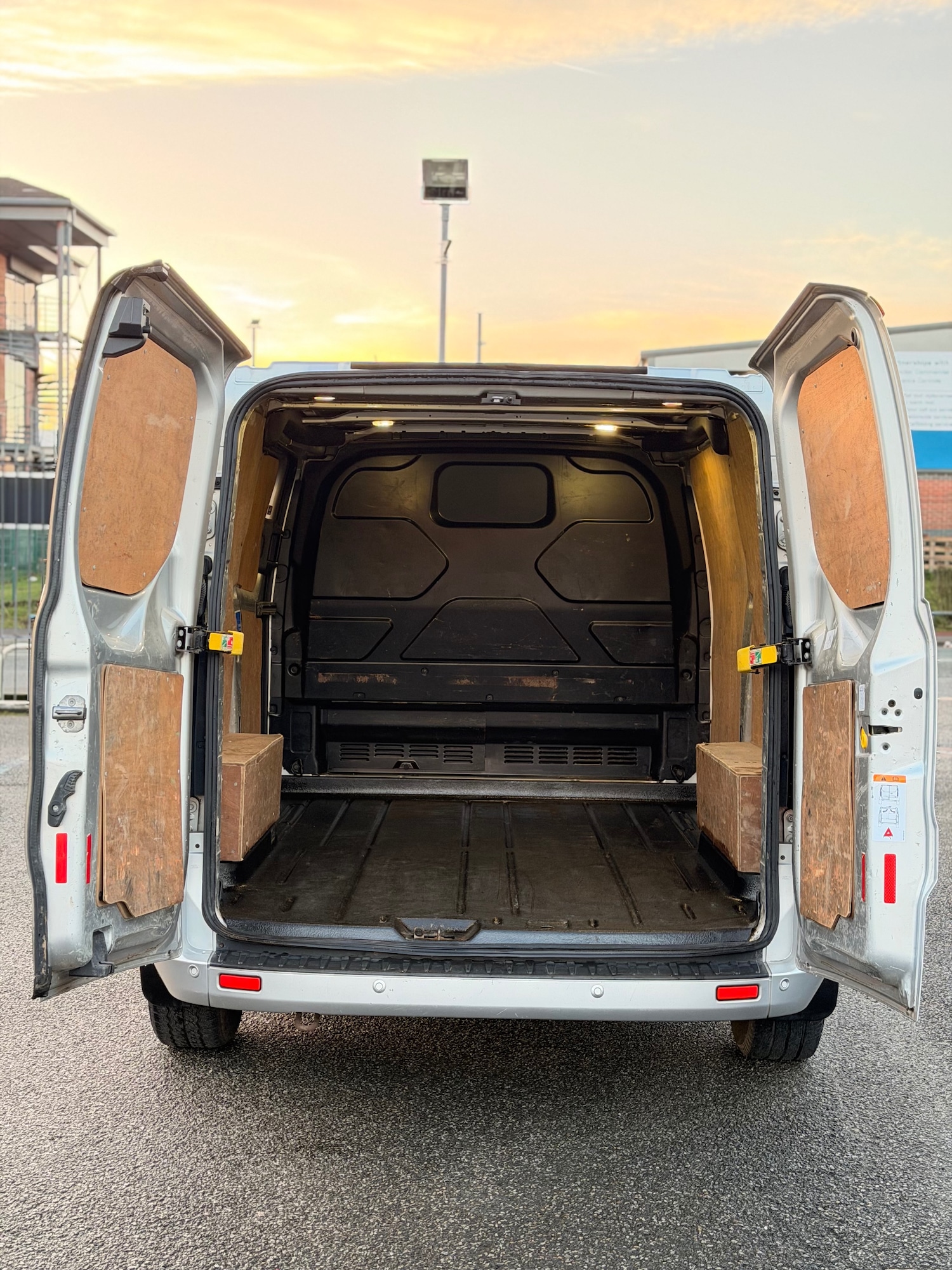 Used Ford Transit Custom 2016 for sale - 76922398: Photo 9