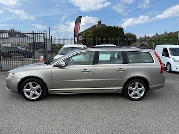Used Volvo V70 2009 for sale - 75300547: Photo