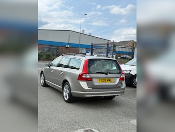 Used Volvo V70 2009 for sale - 75300547: Photo
