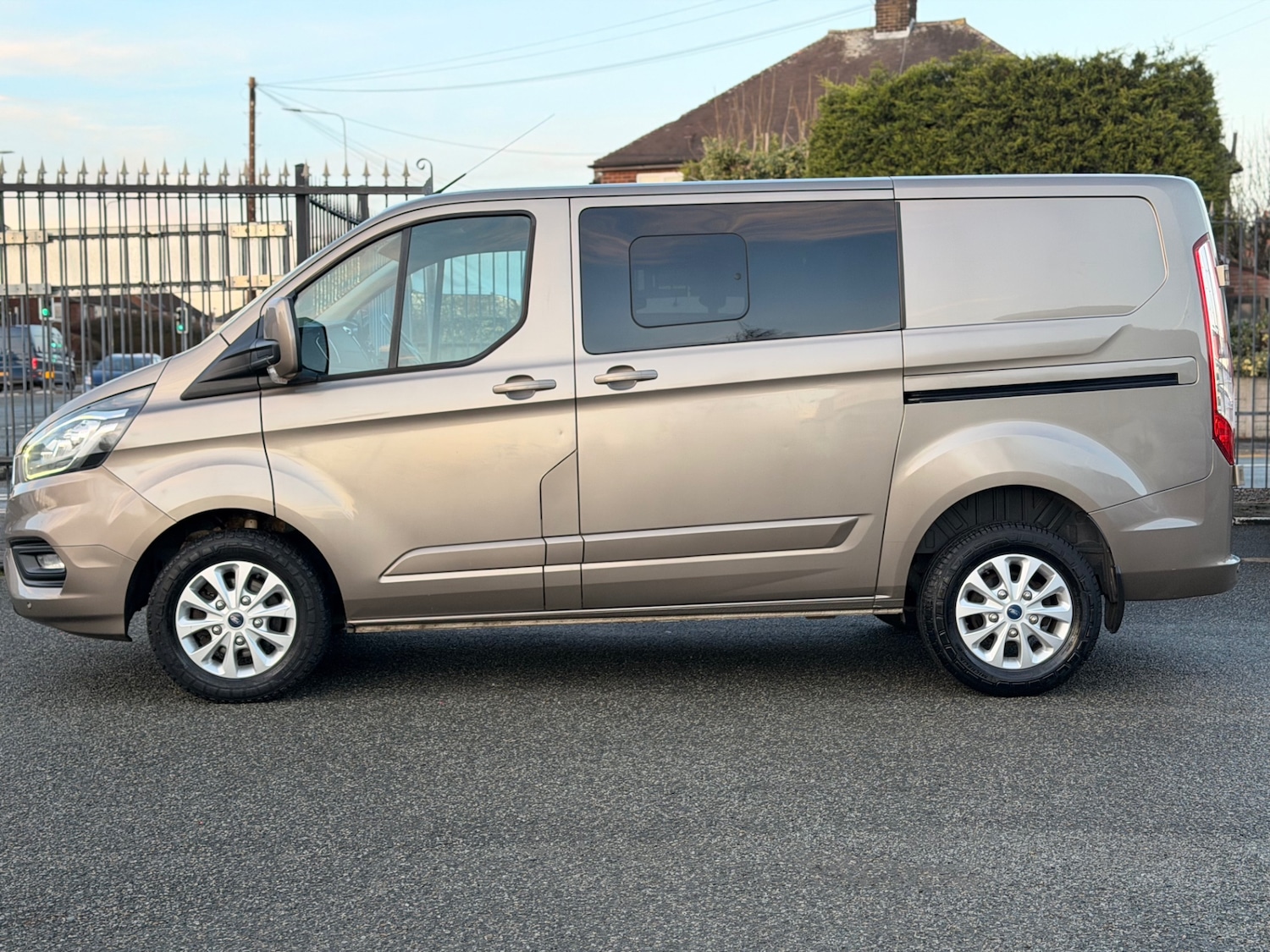 Used Ford Transit Custom 2019 for sale - 76922420: Photo 2