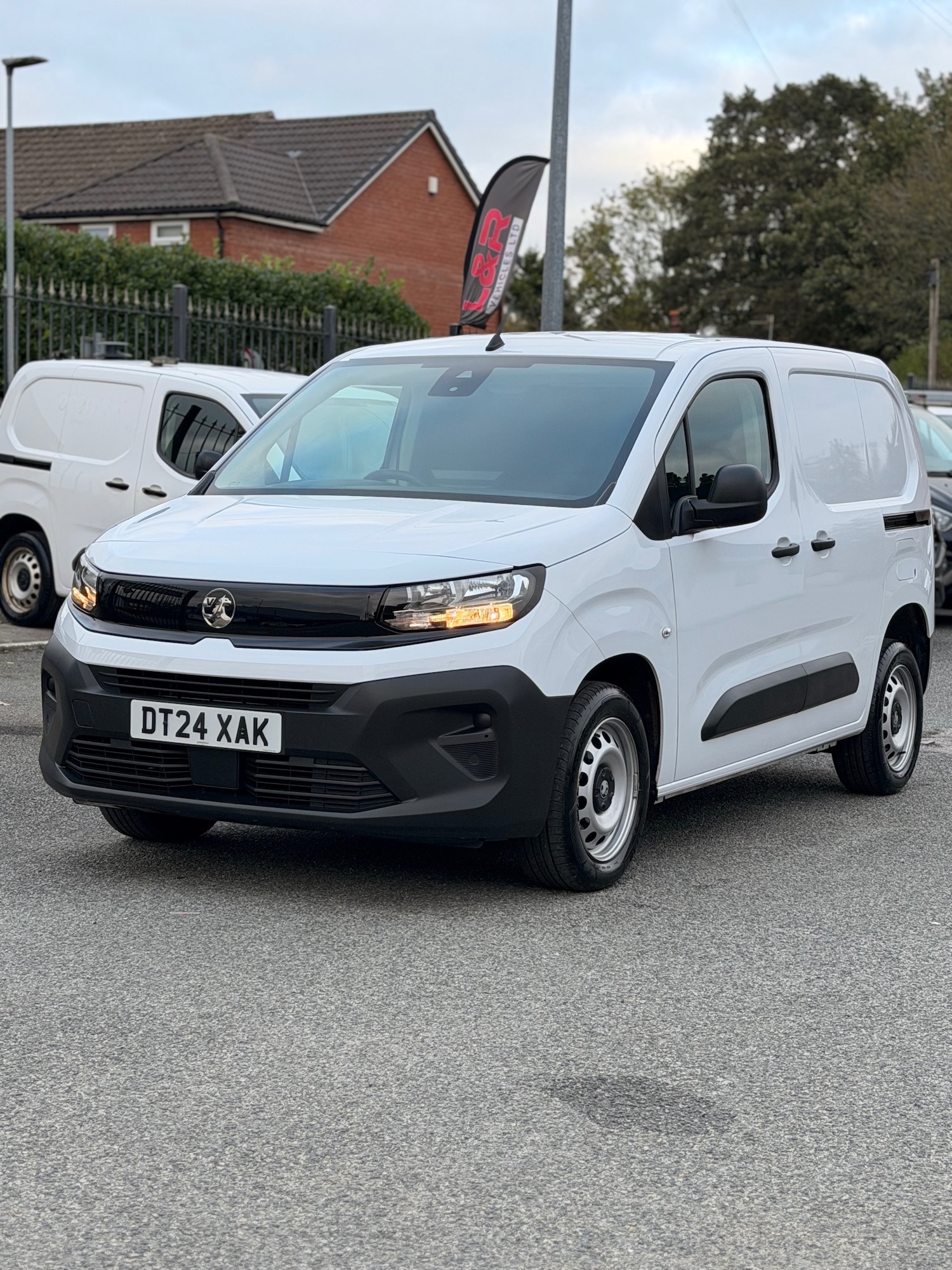 Used Vauxhall Combo 2024 for sale - 76217969: Photo 1