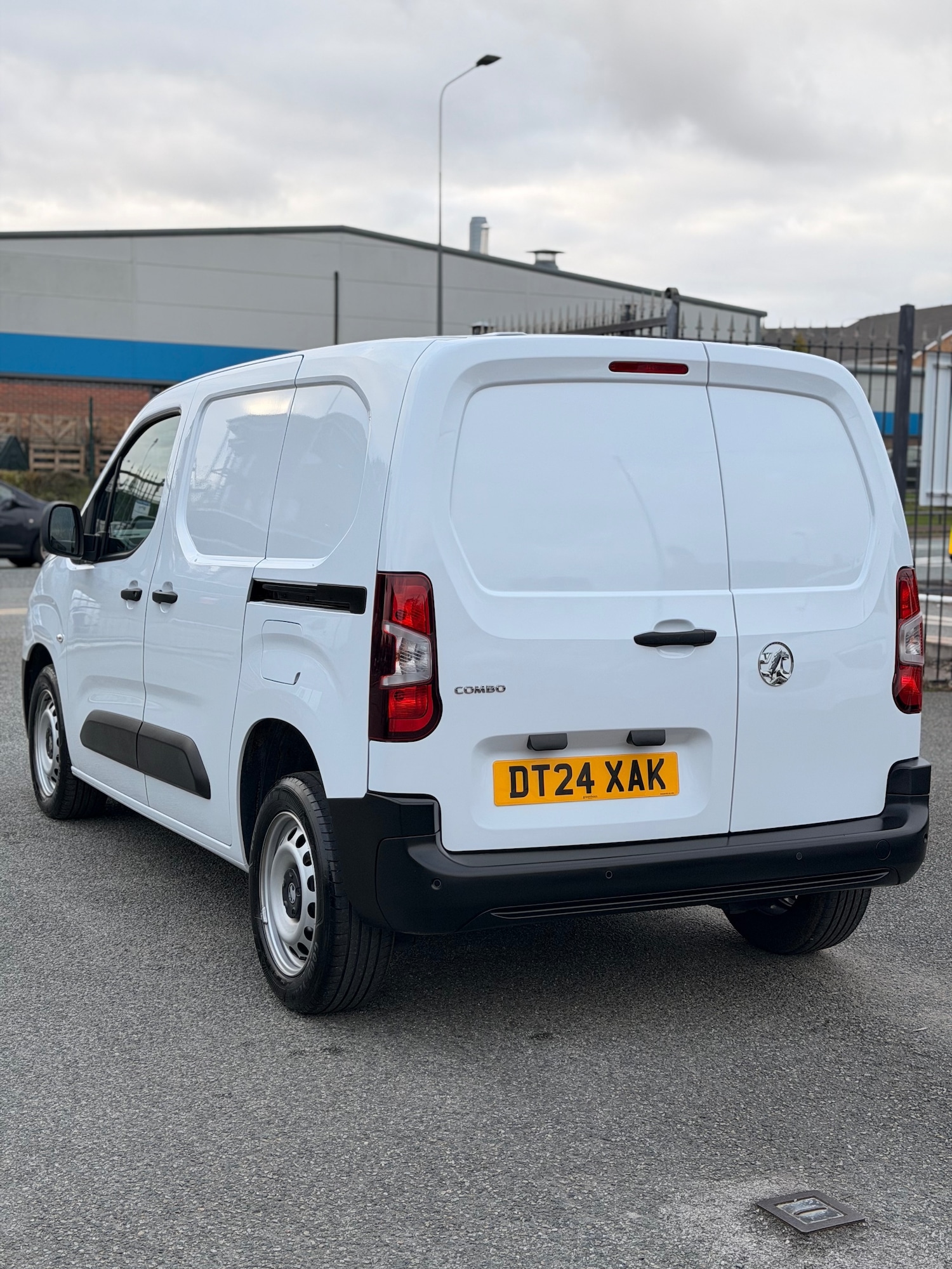 Used Vauxhall Combo 2024 for sale - 76217969: Photo 3