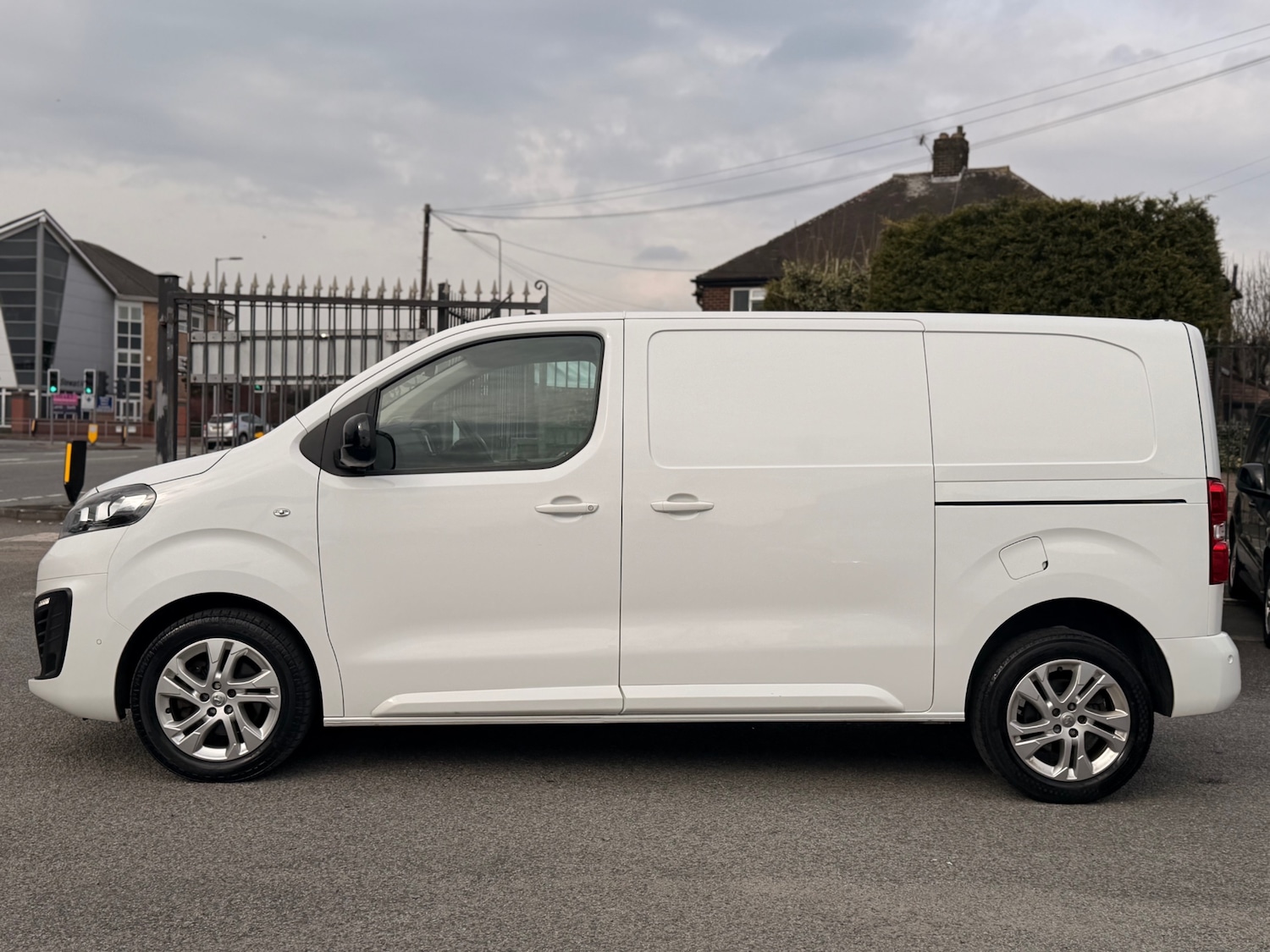 Used Vauxhall Vivaro 2022 for sale - 77778955: Photo 2