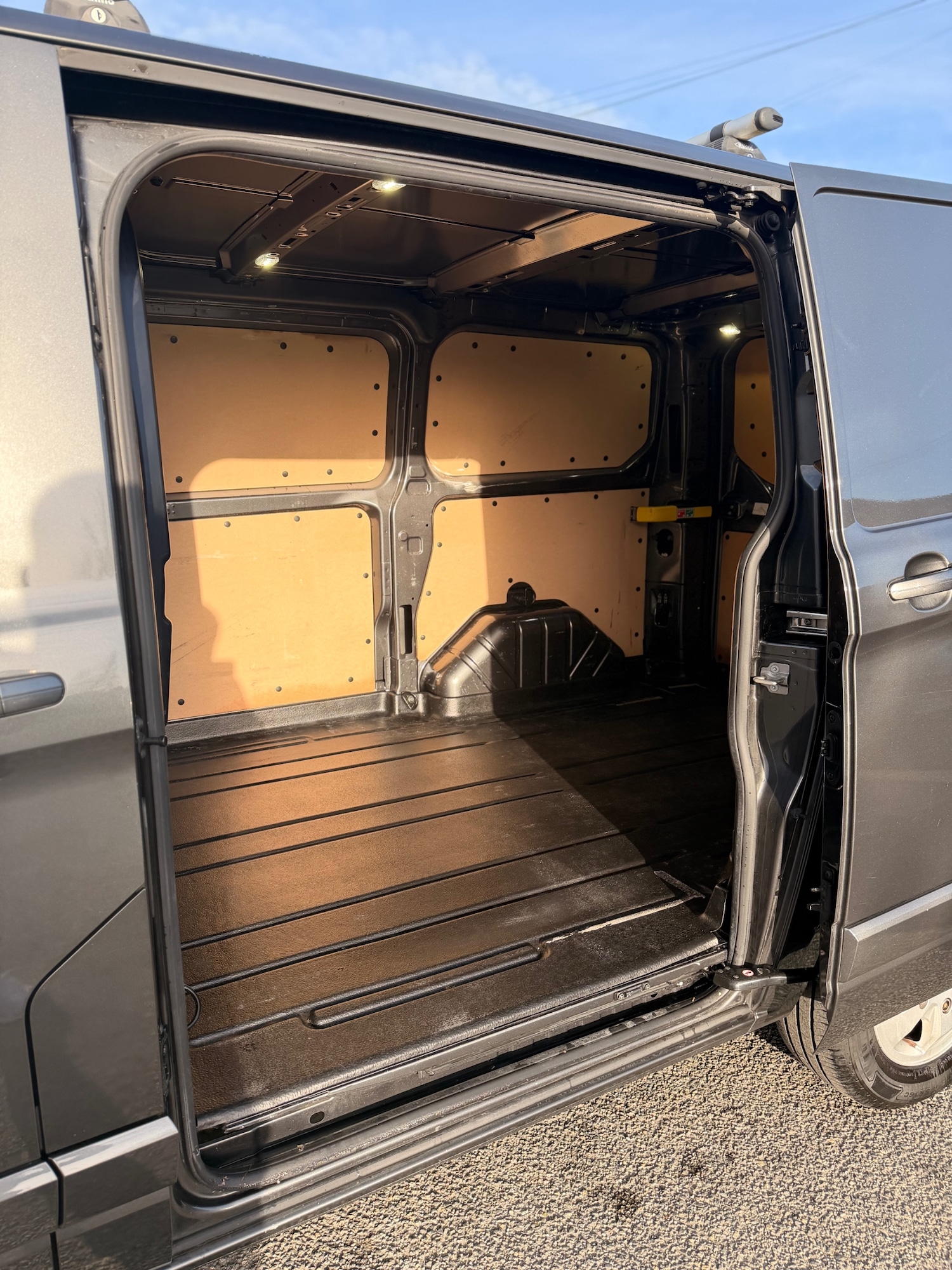 Used Ford Transit Custom 2017 for sale - 76908294: Photo 10