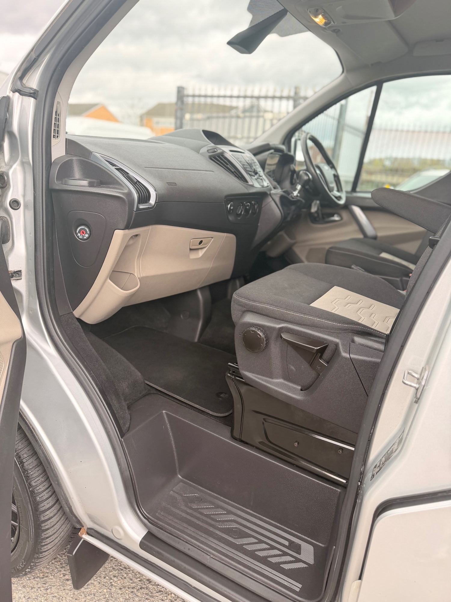 Used Ford Transit Custom 2015 for sale - 77851109: Photo 12