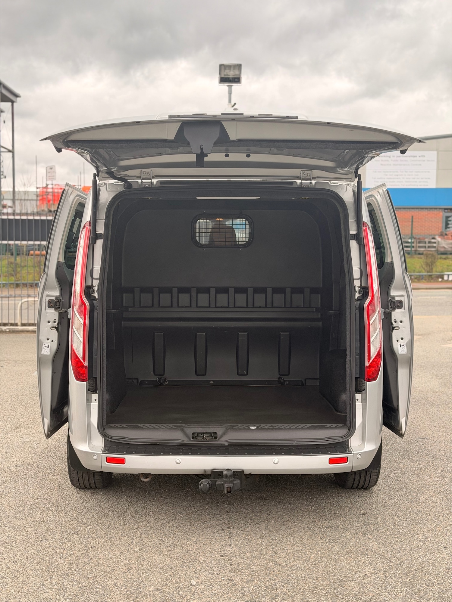 Used Ford Transit Custom 2015 for sale - 77851109: Photo 8