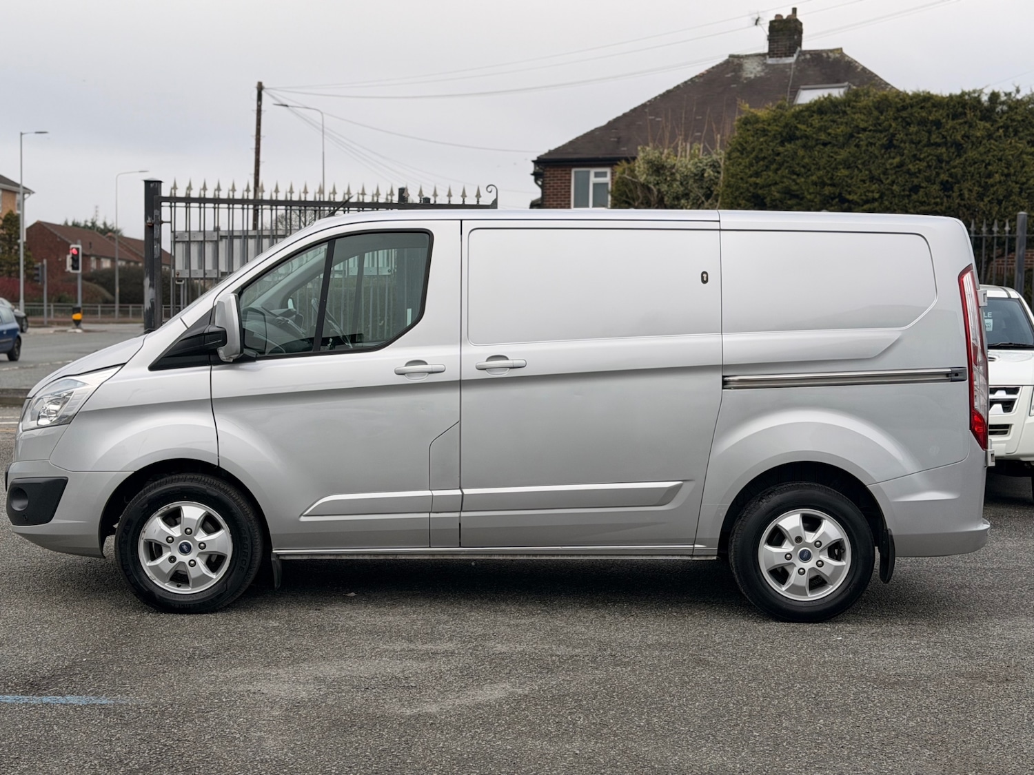 Used Ford Transit Custom 2015 for sale - 77695317: Photo 2