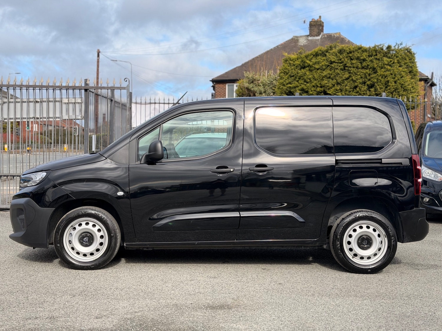 Used Peugeot Partner 2024 for sale - 77889321: Photo 2