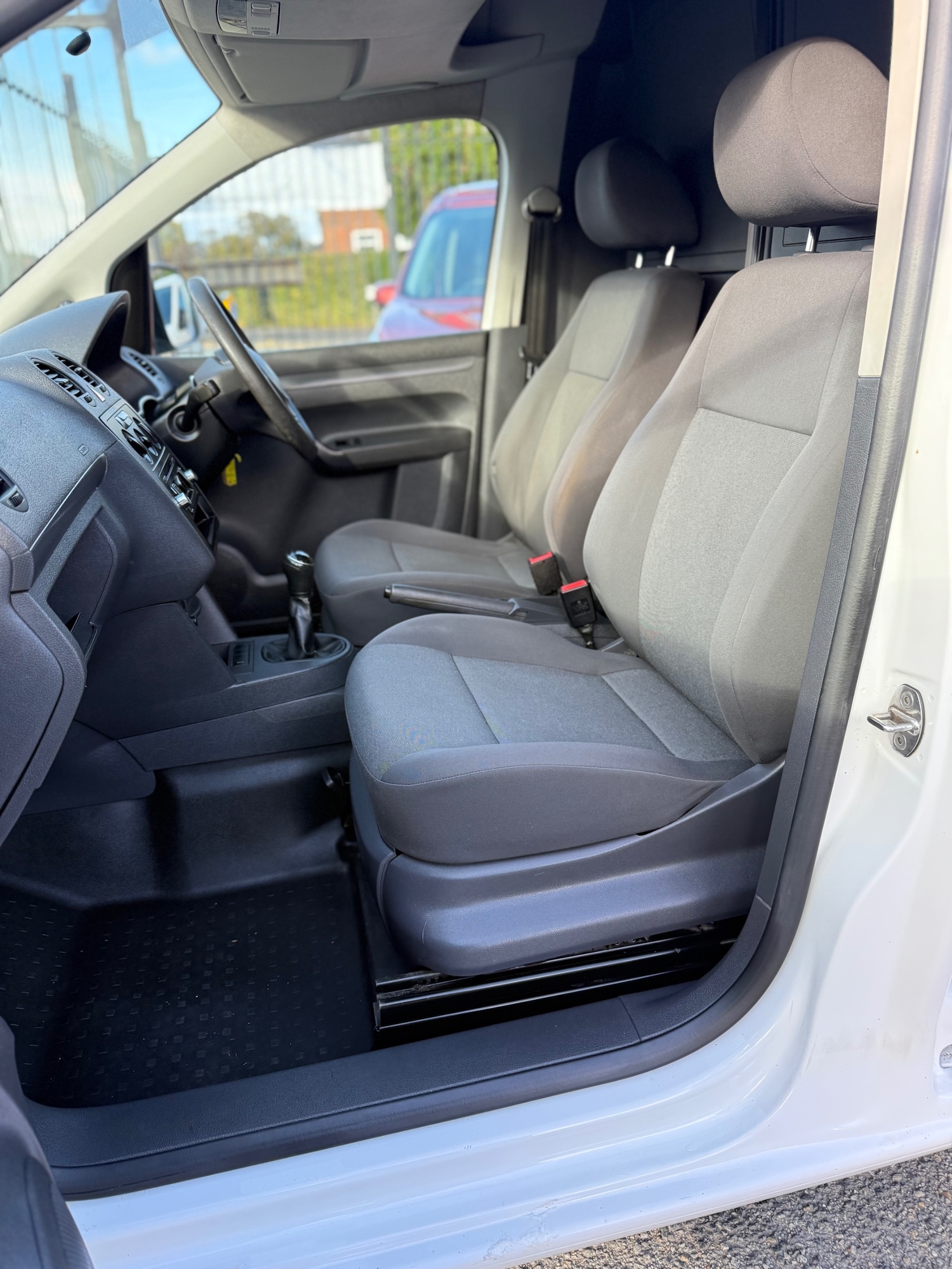 Used Volkswagen Caddy 2015 for sale - 76376786: Photo 10