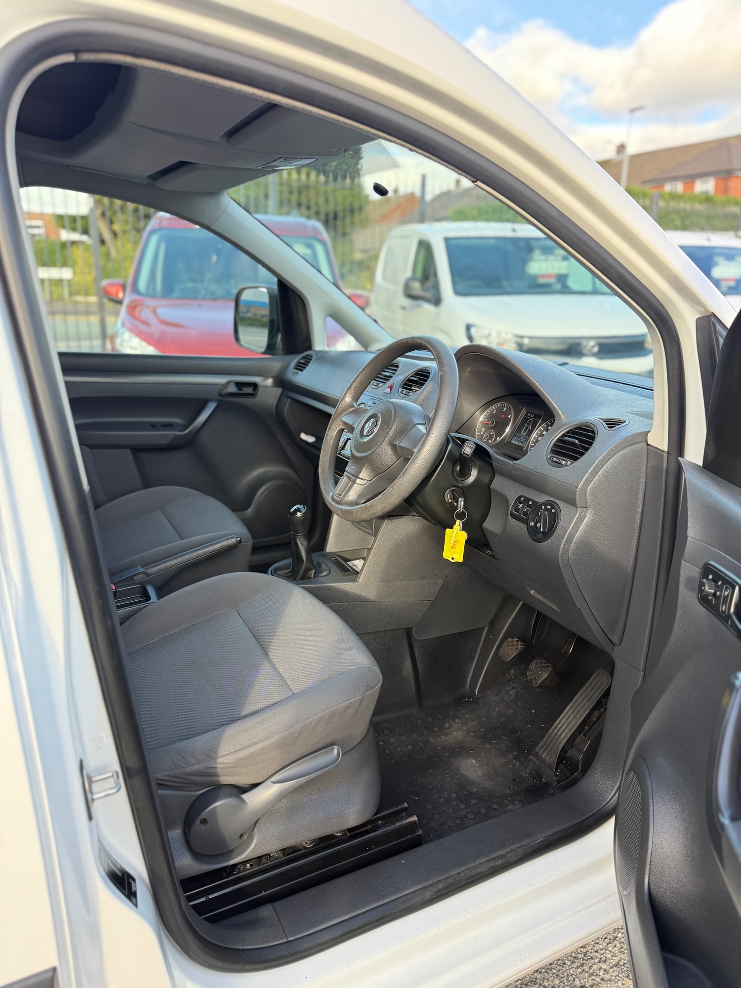 Used Volkswagen Caddy 2015 for sale - 76376786: Photo 11