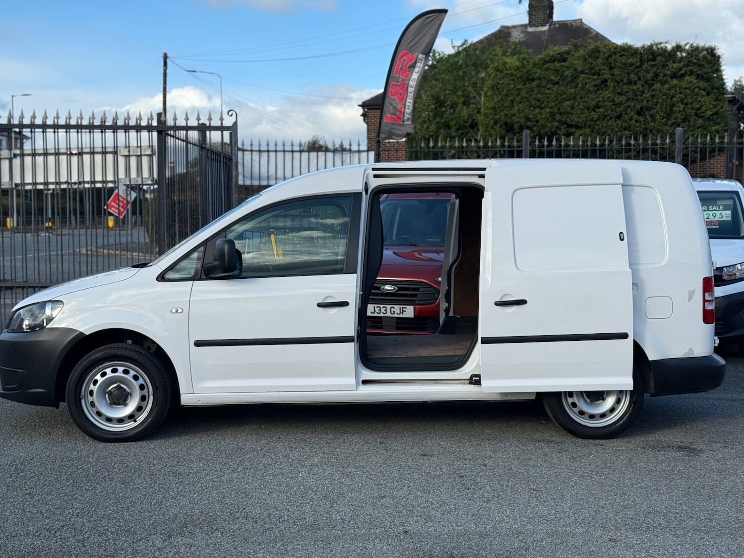 Used Volkswagen Caddy 2015 for sale - 76376786: Photo 8