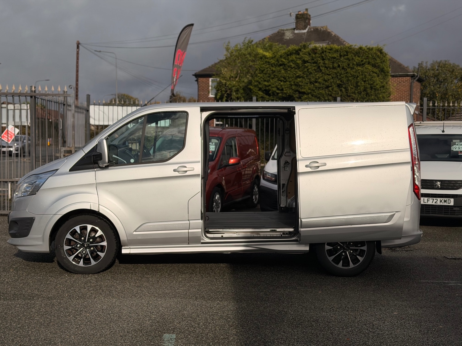 Used Ford Transit Custom 2017 for sale - 76445055: Photo 8