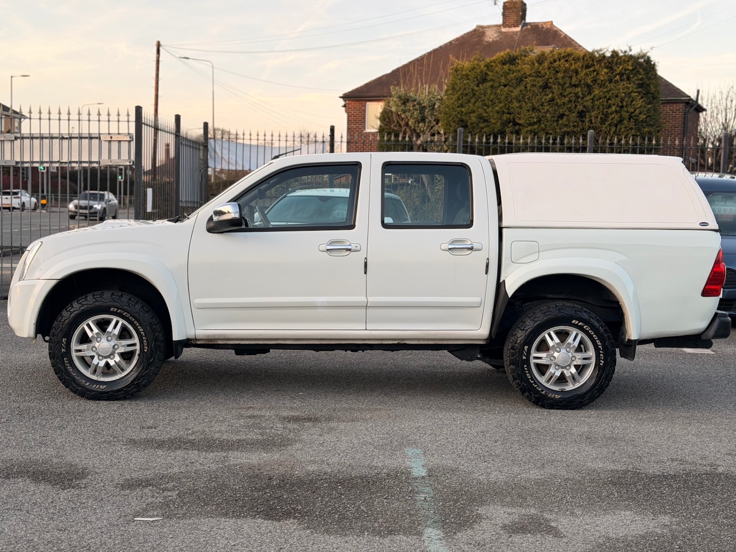 Used Isuzu Rodeo 2010 for sale - 77681950: Photo 2