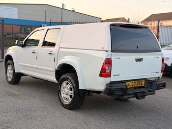 Used Isuzu Rodeo 2010 for sale - 77681950: Photo