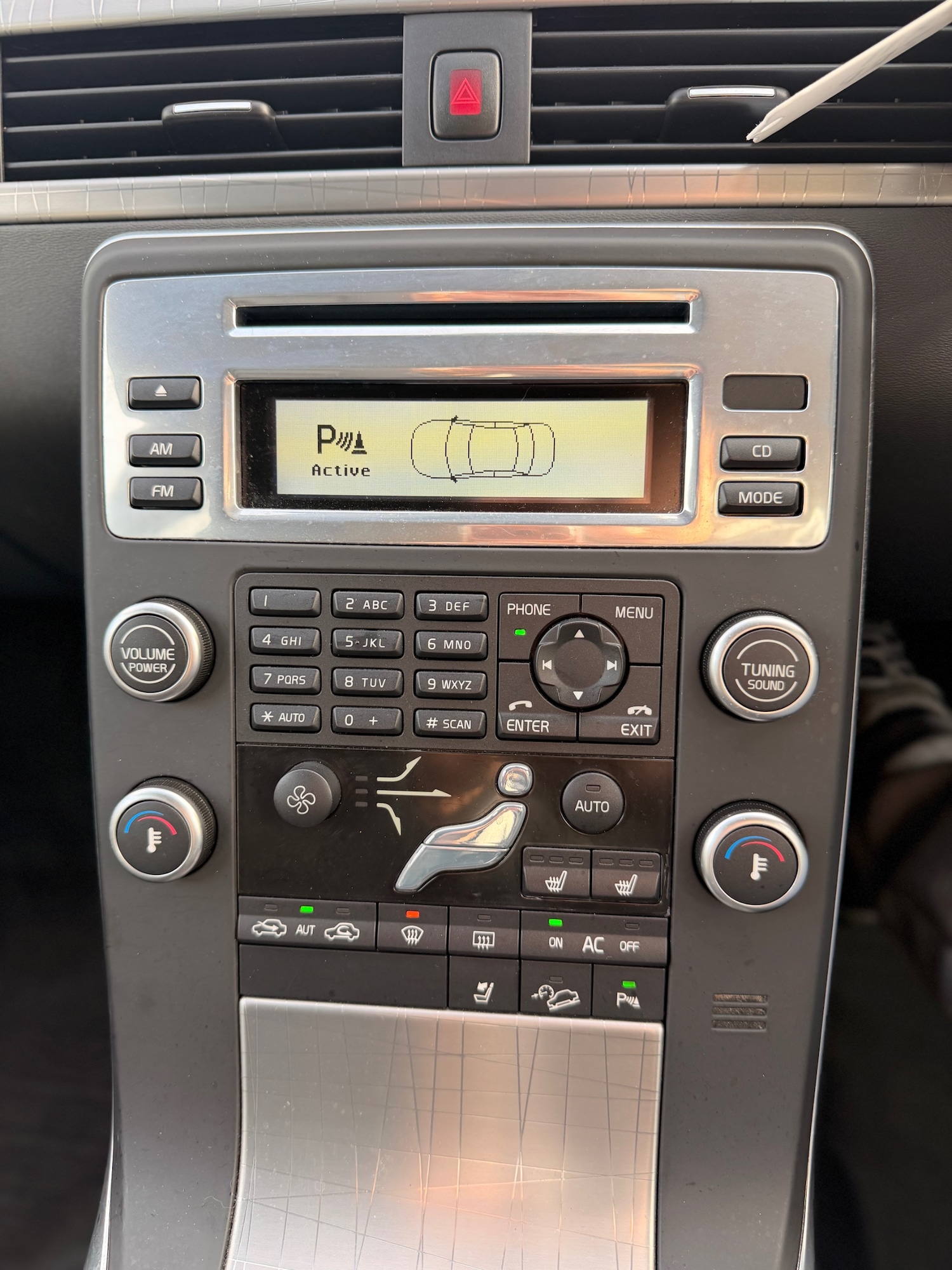 Used Volvo XC70 2011 for sale - 77395351: Photo 12