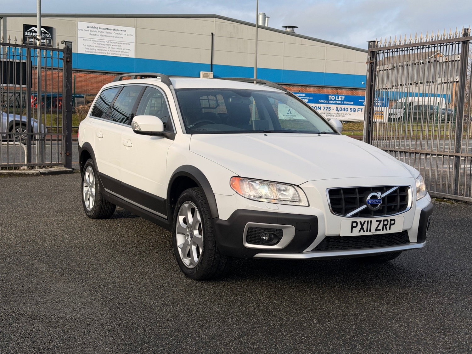 Used Volvo XC70 2011 for sale - 77395351: Photo 5