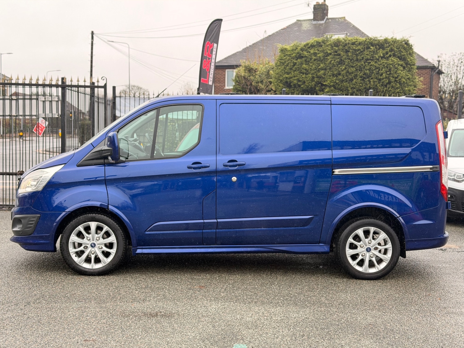 Used Ford Transit Custom 2016 for sale - 76663342: Photo 2