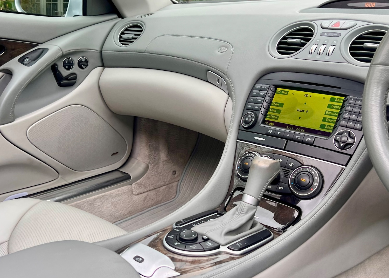 Used Mercedes-Benz SL 2008 for sale - 78210668: Photo 9