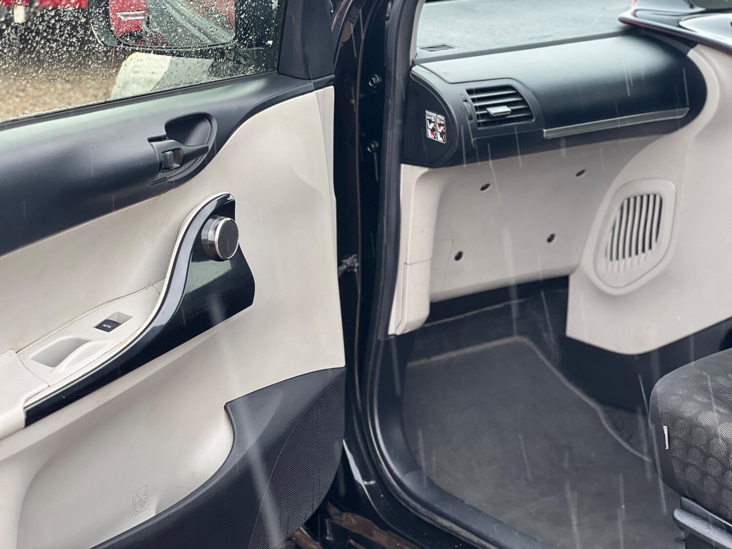 Used Toyota IQ 2012 for sale - 78022568: Photo 6