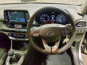 Used Hyundai i30 2018 for sale - 78302780: Photo