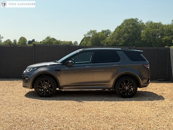 Used Land Rover Discovery Sport 2017 for sale - 79156191: Photo