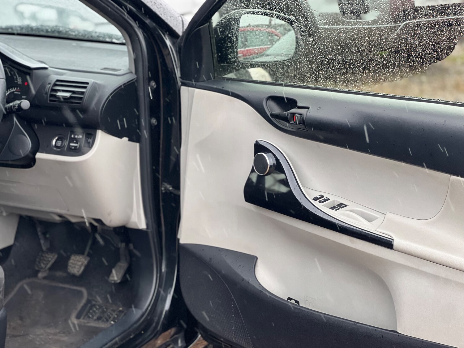 Used Toyota IQ 2012 for sale - 78009379: Photo 9