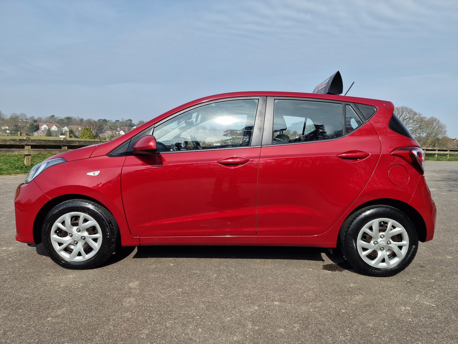 Used Hyundai i10 2017 for sale - 77962425: Photo 2