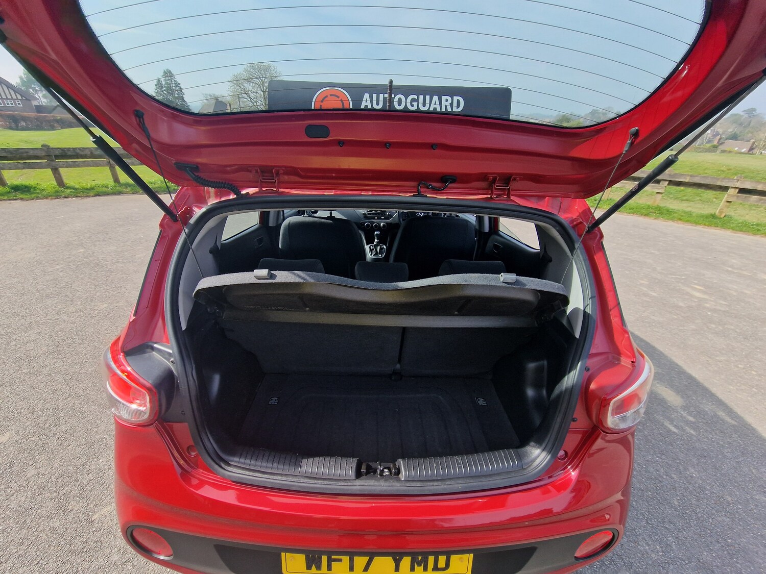 Used Hyundai i10 2017 for sale - 77962425: Photo 8