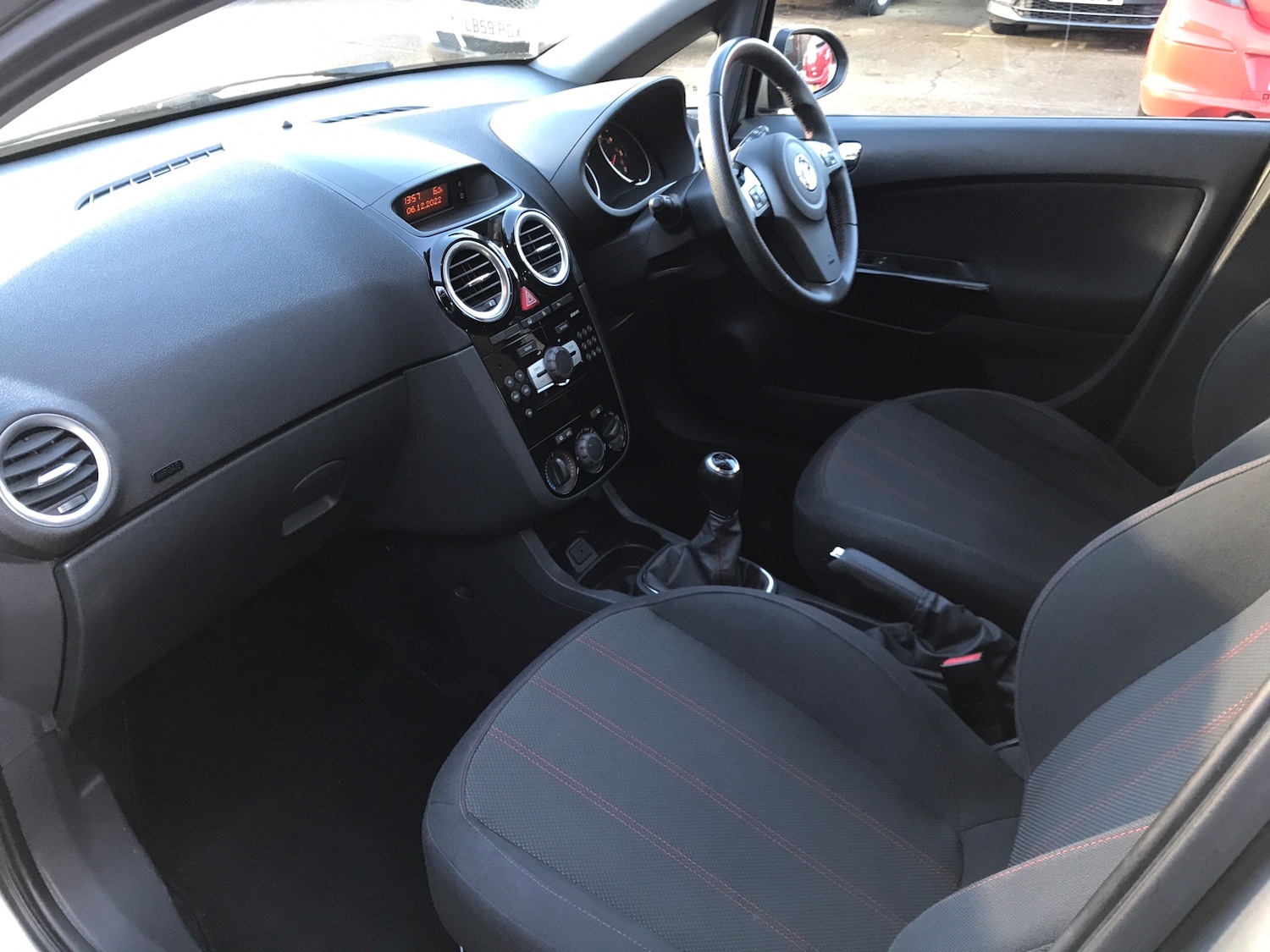 Used Vauxhall Corsa 2012 for sale - 77974037: Photo 4