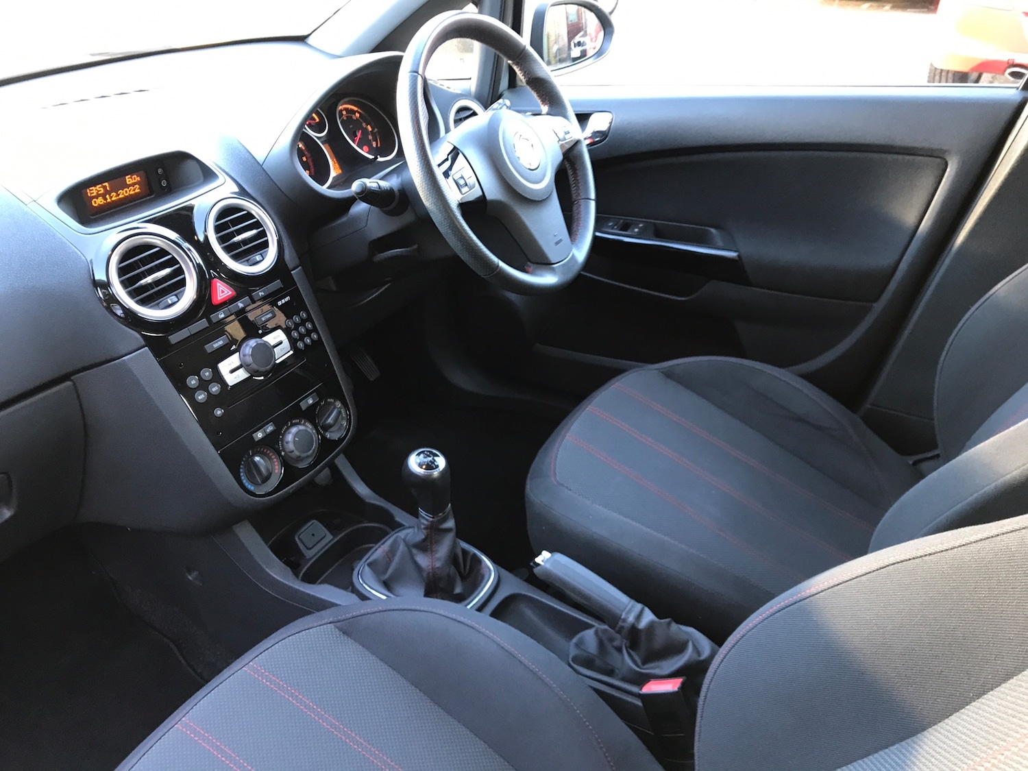 Used Vauxhall Corsa 2012 for sale - 77974037: Photo 6