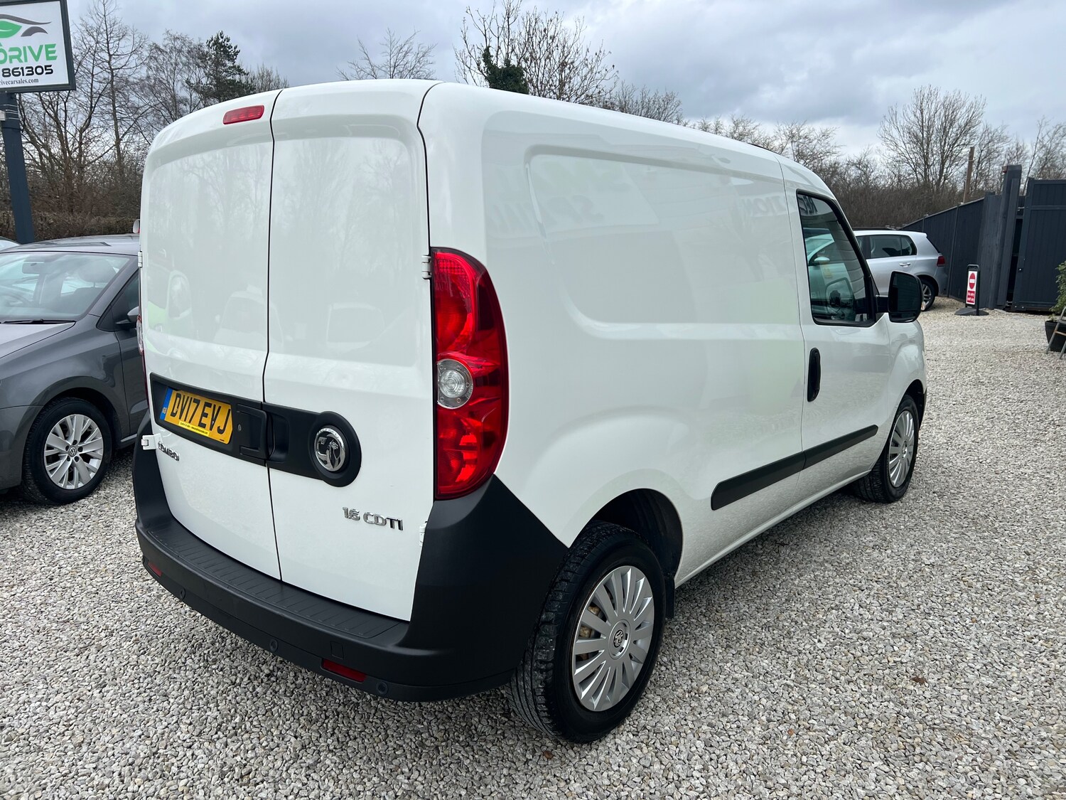 Used Vauxhall Combo 2017 for sale - 77879250: Photo 1