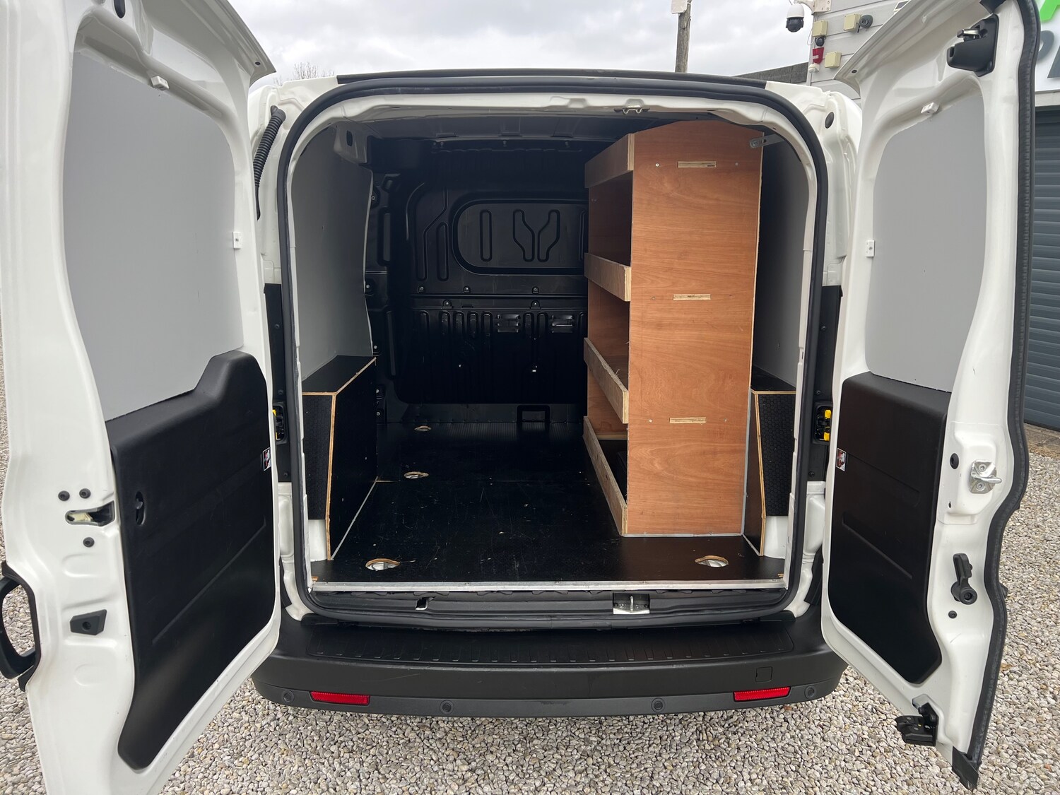 Used Vauxhall Combo 2017 for sale - 77879250: Photo 4