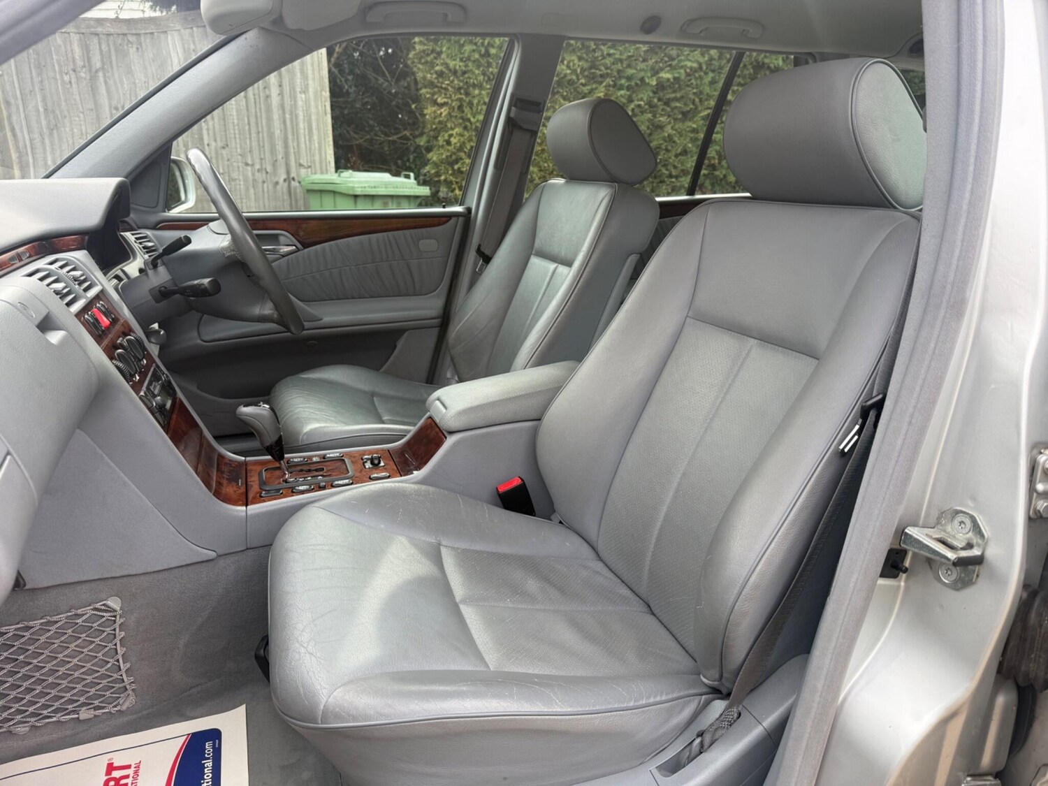 Used Mercedes-Benz E Class 2001 for sale - 78009445: Photo 8