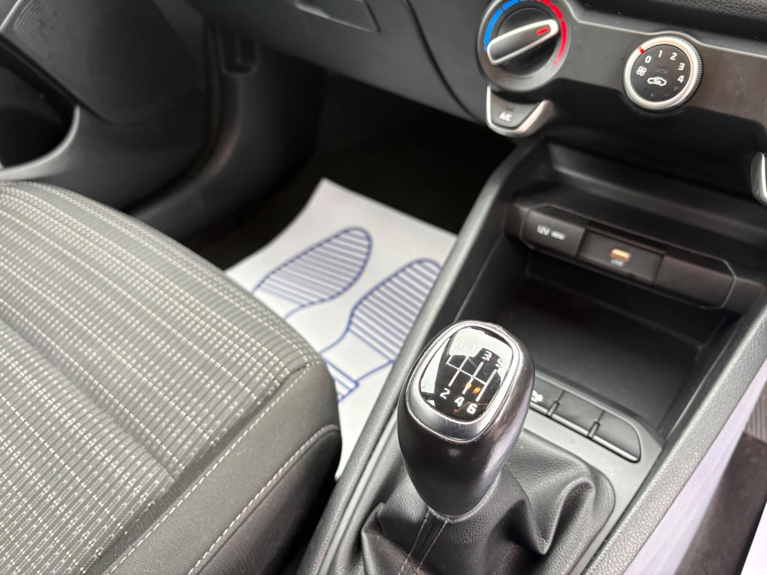 Used Kia Stonic 2022 for sale - 77942313: Photo 9