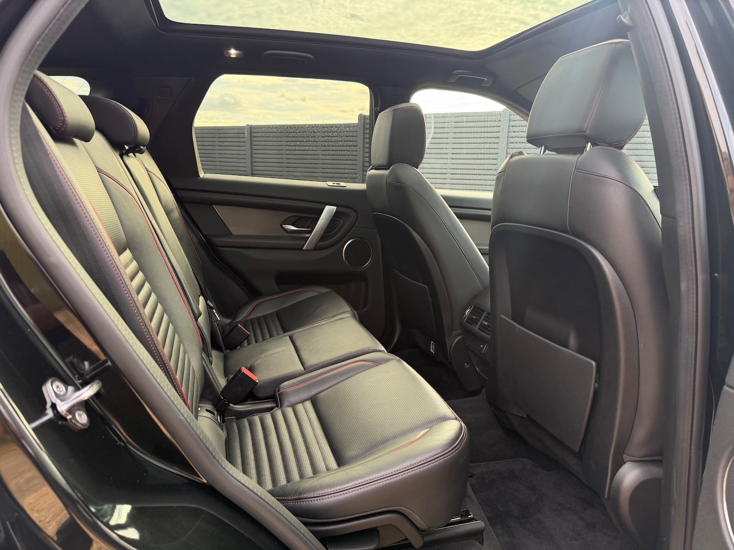 Used Land Rover Discovery Sport 2019 for sale - 78029225: Photo 11