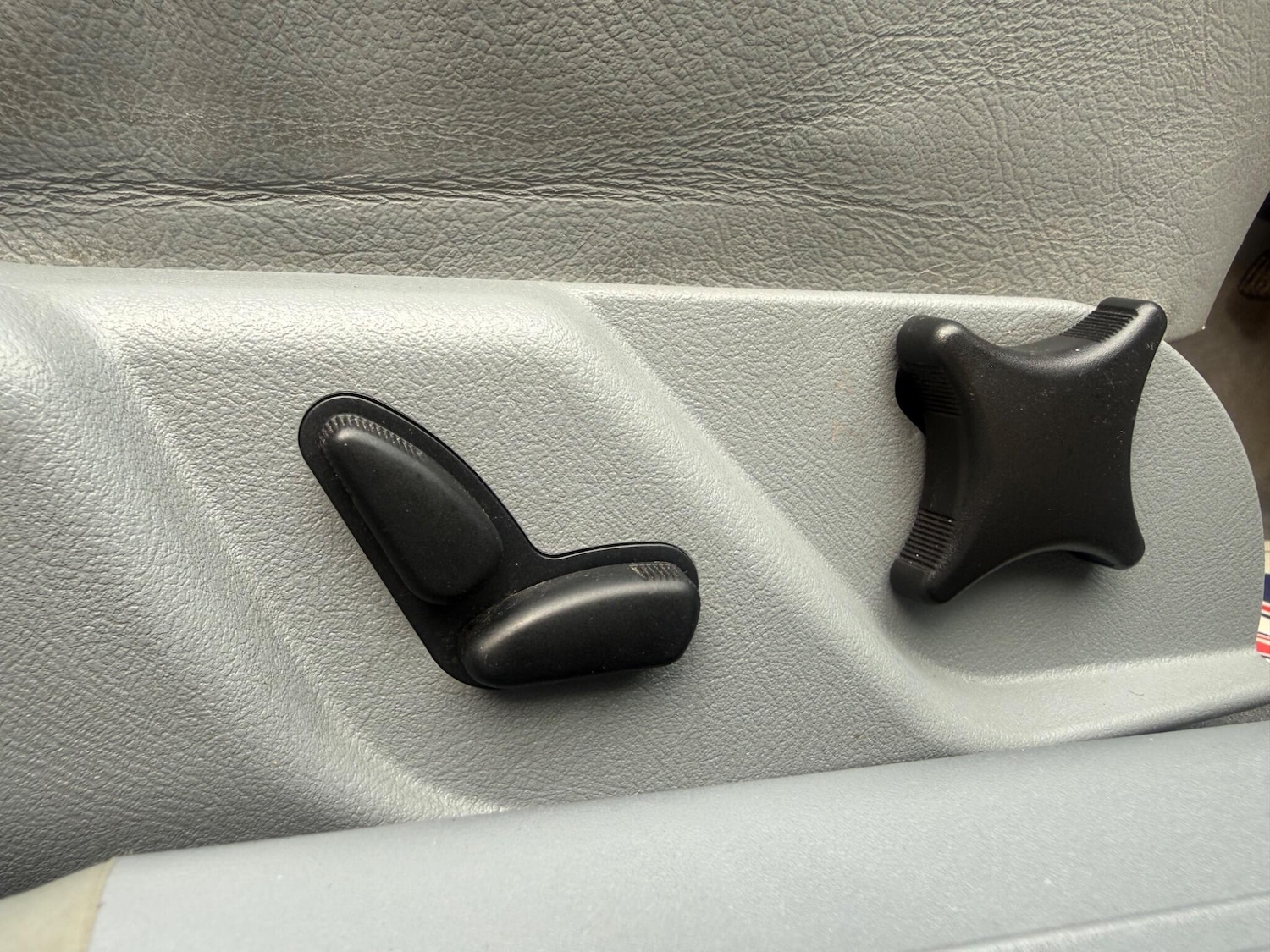 Used Mercedes-Benz E Class 2001 for sale - 77927920: Photo 12