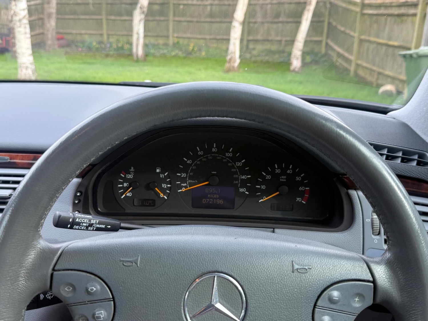 Used Mercedes-Benz E Class 2001 for sale - 77927920: Photo 17