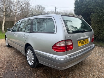 Used Mercedes-Benz E Class 2001 for sale - 77927920: Photo