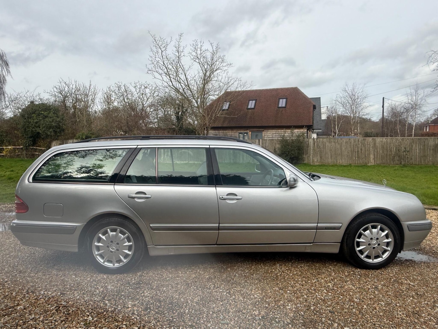 Used Mercedes-Benz E Class 2001 for sale - 77927920: Photo 5