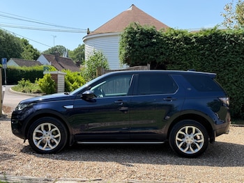 Used Land Rover Discovery Sport 2017 for sale - 78776665: Photo